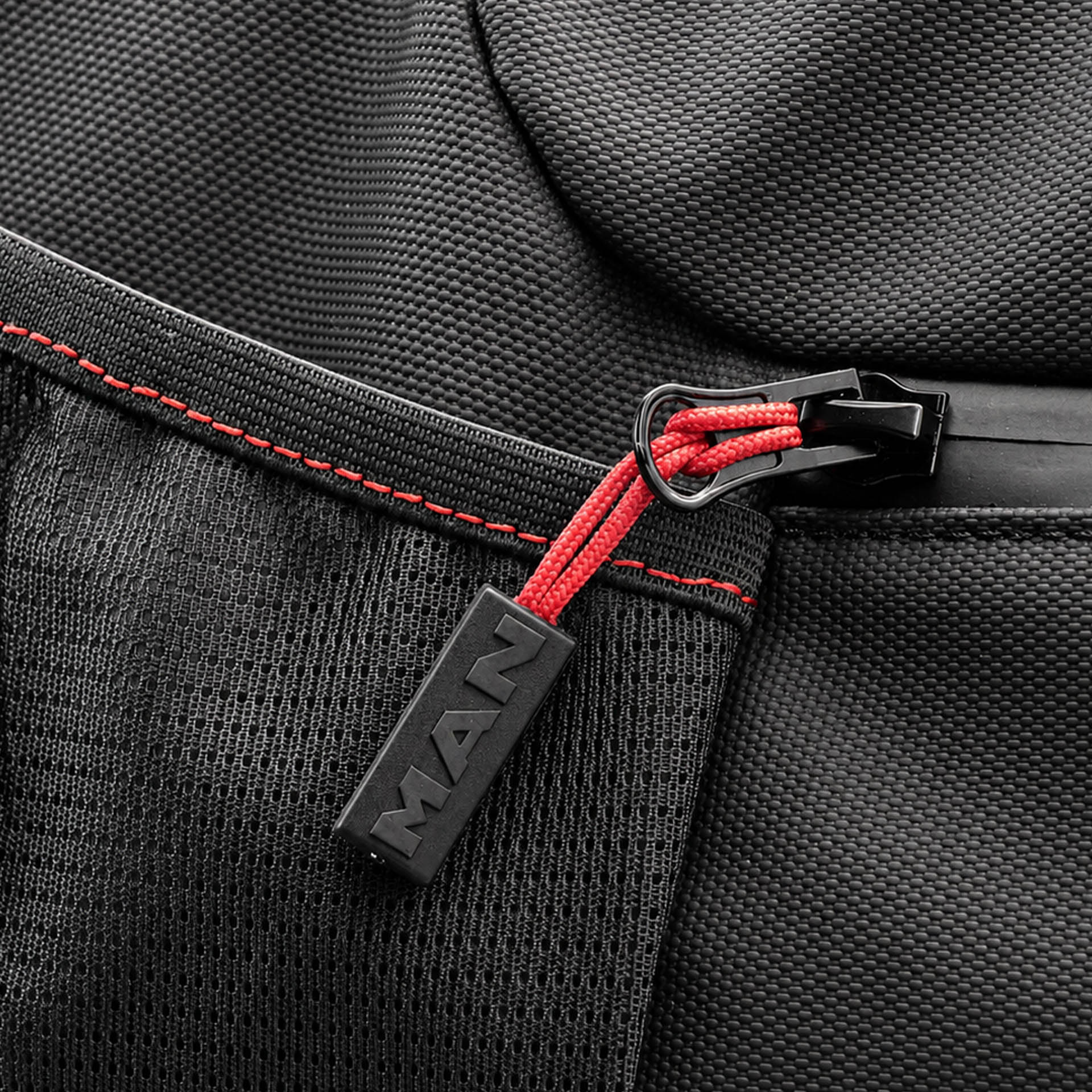 Sac de sport convertible en sac à dos, noir