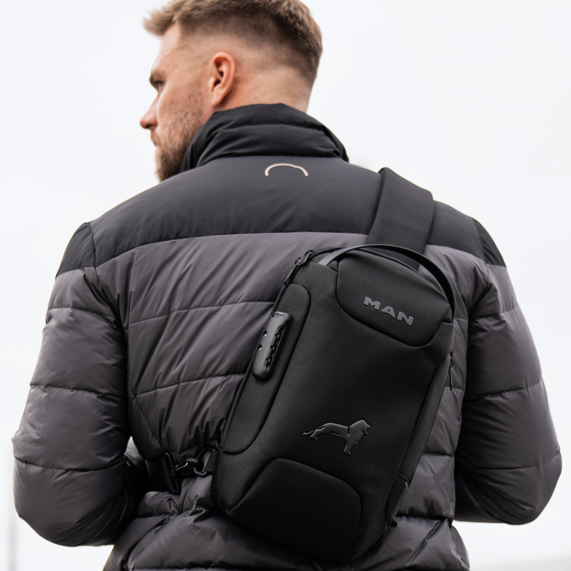 Shoulder bag crossbody with safety lock black